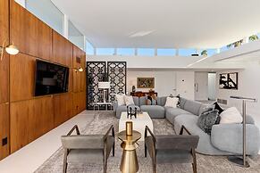 Indian Canyon Oasis in Palm Springs