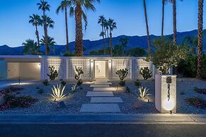 Bauhaus Estate in Palm Springs