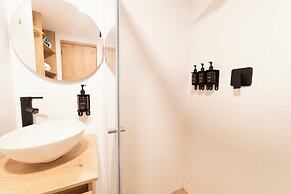 Oliving in Laureles by Wynwood House