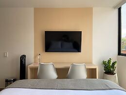 Oliving in Laureles by Wynwood House