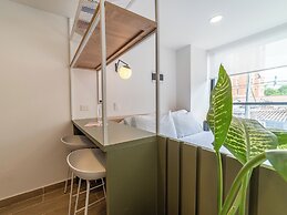 Oliving in Laureles by Wynwood House