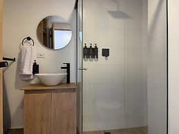 Oliving in Laureles by Wynwood House