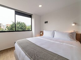 Oliving in Laureles by Wynwood House