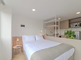 Oliving in Laureles by Wynwood House
