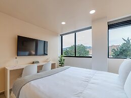 Oliving in Laureles by Wynwood House