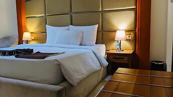 T E L E By Summerset Continental Hotel