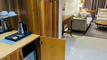 T E L E By Summerset Continental Hotel