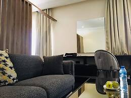 T E L E By Summerset Continental Hotel