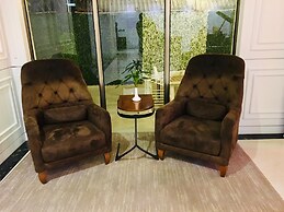 T E L E By Summerset Continental Hotel