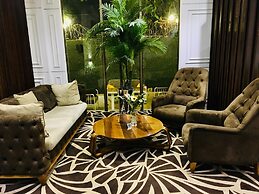 T E L E By Summerset Continental Hotel