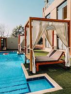 T E L E By Summerset Continental Hotel