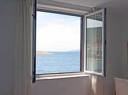 Beachfront Apartments Tamarix