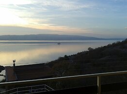 Apartments Luka & Leona