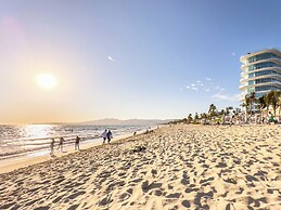 ARIA Residence Beachfront luxury