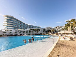 ARIA Residence Beachfront luxury