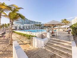 ARIA Residence Beachfront luxury