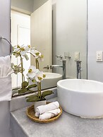 ARIA Residence Beachfront luxury