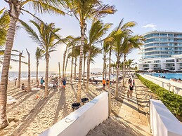 ARIA Residence Beachfront luxury