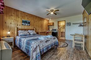 Lena's Northern Pines Resort
