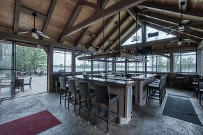 Lena's Northern Pines Resort