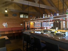 Lena's Northern Pines Resort