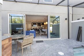 Luxury Vacation Home With Splash Pool/bbq 03