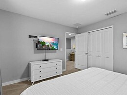 Beautiful Vacation Home With Splash Pool 35