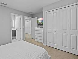 Beautiful Vacation Home With Splash Pool 35