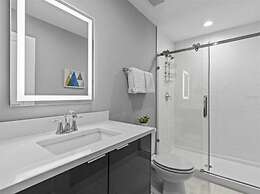 Beautiful Vacation Home With Splash Pool 35