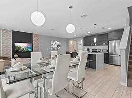 Beautiful Vacation Home With Splash Pool 35