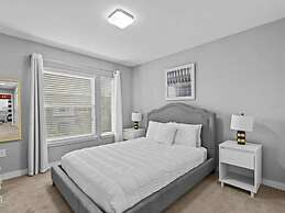 Beautiful Vacation Home With Splash Pool 35