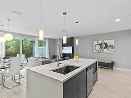 Beautiful Vacation Home With Splash Pool 35