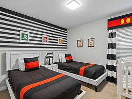 Beautiful Vacation Home With Splash Pool 35