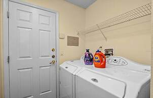 Enchanting House few min Away From the Parks 52