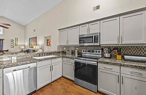 Enchanting House few min Away From the Parks 52