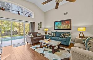 Enchanting House few min Away From the Parks 52