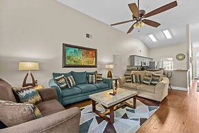 Enchanting House few min Away From the Parks 52