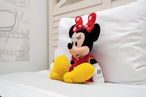 Lake View Home With Private Pool at Bella Vida 91