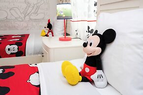 Lake View Home With Private Pool at Bella Vida 91