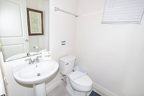 Beautiful Townhome With Hot Tub 13