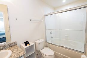 Beautiful Townhome With Hot Tub 13