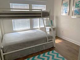 Beautiful Townhome With Hot Tub 13