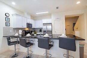 Beautiful Townhome With Hot Tub 13