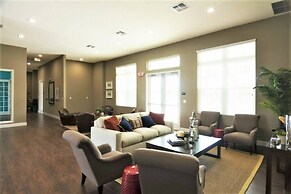 Beautiful Townhouse Next to Disney Parks 04