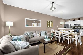 Beautiful Townhouse Next to Disney Parks 04