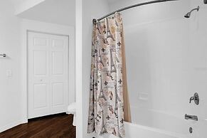 Beautiful Townhouse Next to Disney Parks 04