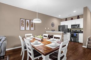 Beautiful Townhouse Next to Disney Parks 04