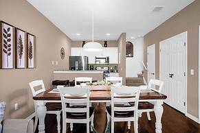 Beautiful Townhouse Next to Disney Parks 04