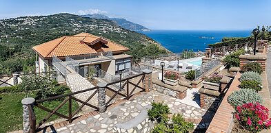 Villa Lions Rose in Sant Agata sui Due Golfi