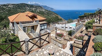 Villa Lions Rose in Sant Agata sui Due Golfi